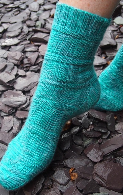 leftfootdaisy-smeatons-pier-socks
